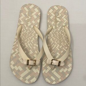 COLE HAAN LYNDSEY THONG IVORY SANDALS WOMENS SIZE 9B
